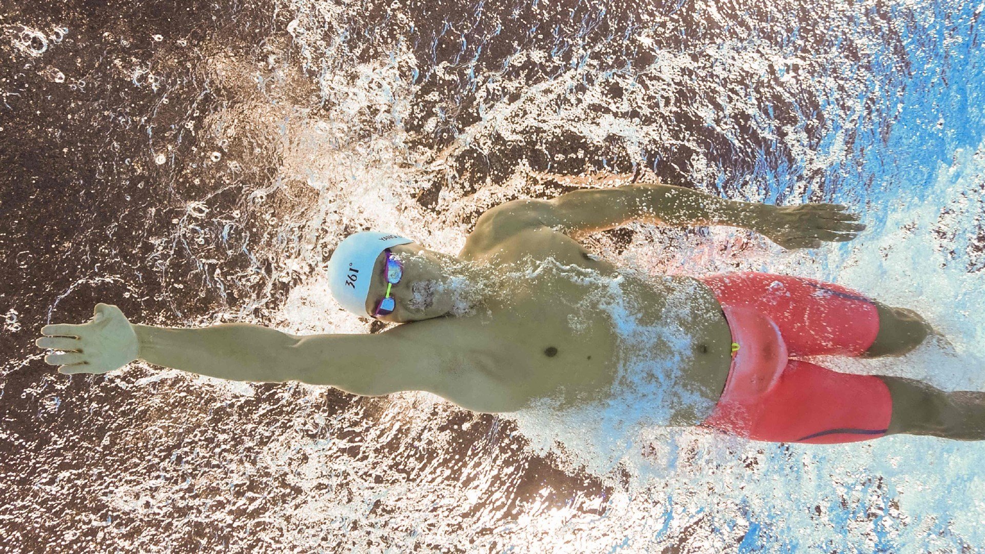 《校园电竞联赛火热进行：青春竞技再扬帆》，校园电竞比赛的宣传语